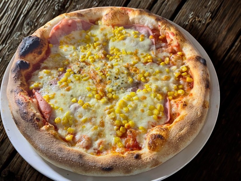 2.BAMBINI (rajčinový základ, mozzarella, šunka, kukurica)