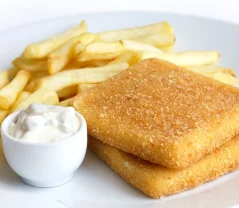 Vyprážaný syr + hranolky + tat.omáčka